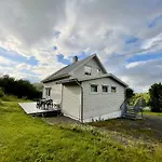 בית נופש Lofoten Hiking Base