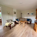 Lofoten Hiking Base בית נופש Haukland