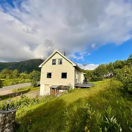 Lofoten Hiking Base Hébergement de vacances Haukland