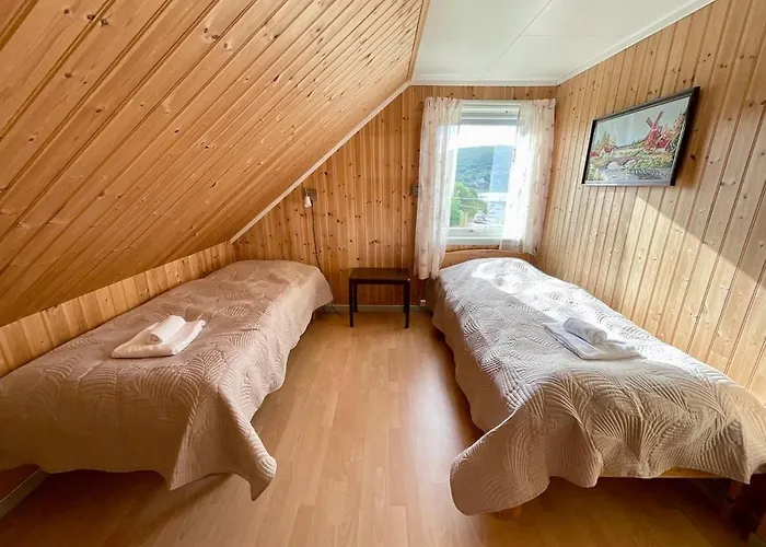 Lofoten Hiking Base Haukland