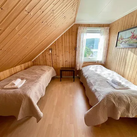 Lofoten Hiking Base Haukland